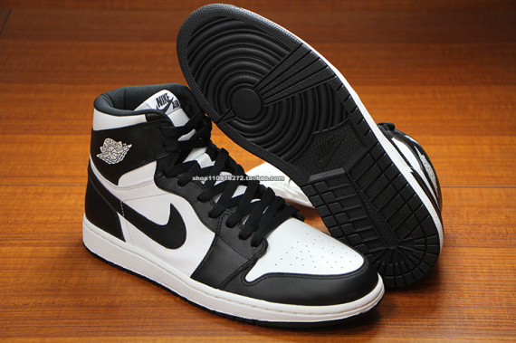 air-jordan-1-high-og-black-white-2