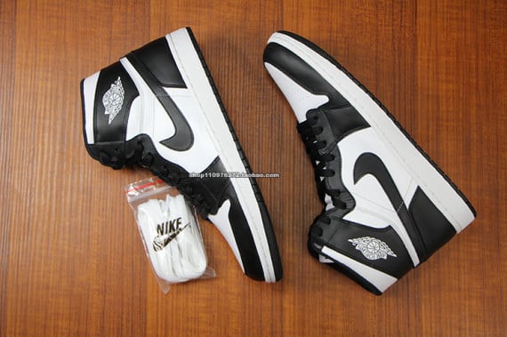 air-jordan-1-high-og-black-white-5