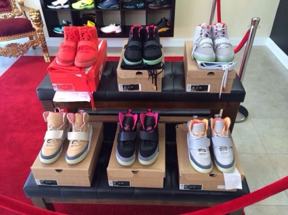 complete-nike-air-yeez-set-available-4