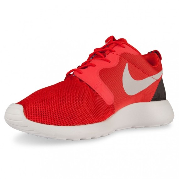 nike-roshe-run-hyperfuse-light-crimson-platinum-4