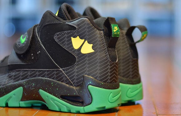Oregon Ducks Nike Air Mission