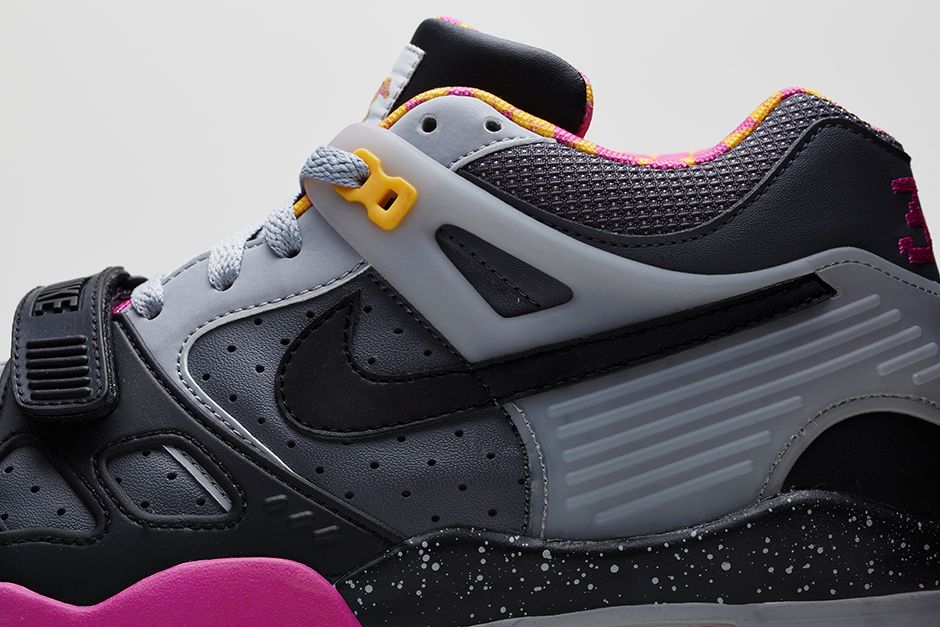 release-reminder-nike-air-trainer-ii-prm-bo-knows-horse-racing-4