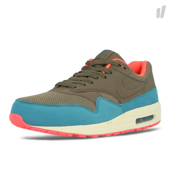 nike-air-max-1-essential-dark-dune-catalina-hyper-punch-4