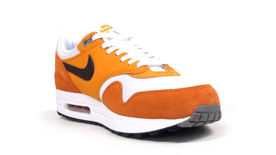 nike-air-max-1-essential-white-orange-black-3