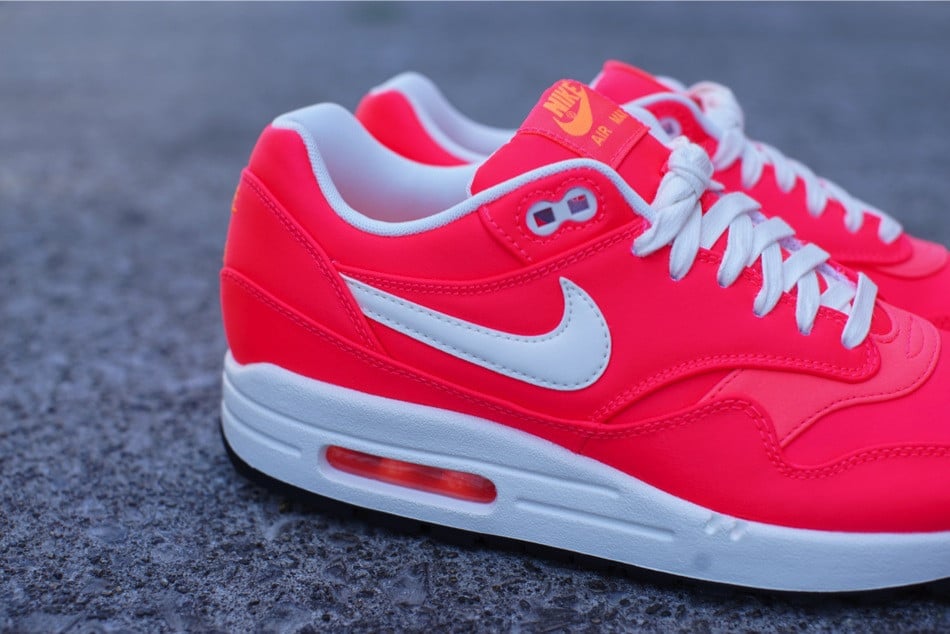 nike-air-max-1-prm-qs-hyper-punch-3