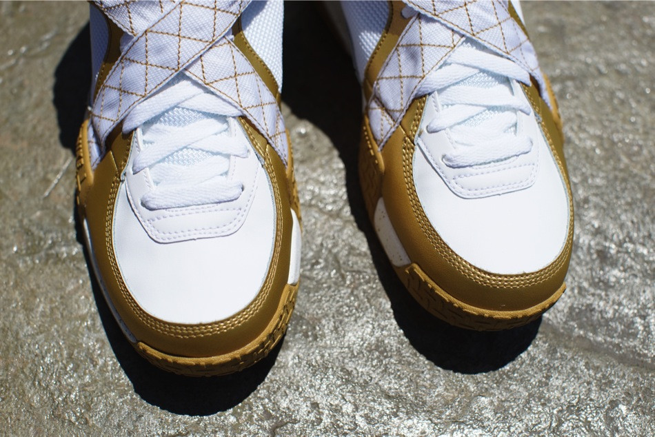 nike-air-raid-metallic-gold-white-release-date-info-4