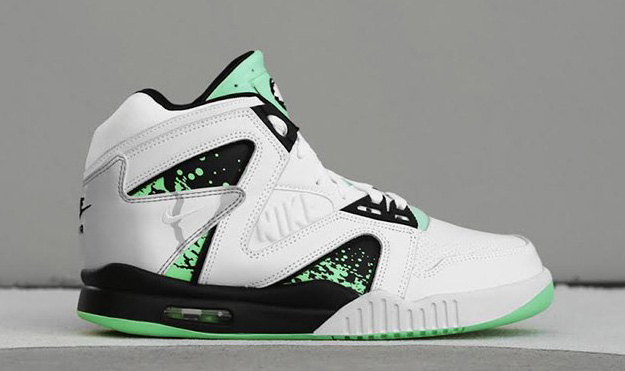 nike-air-tech-challenge-ii-hybrid-qs-green-glow-5