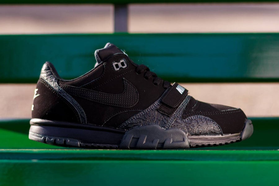 nike-air-trainer-1-low-black-elephant-print-2