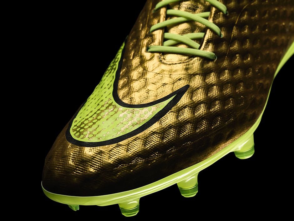 nike-gold-hypervenom-4