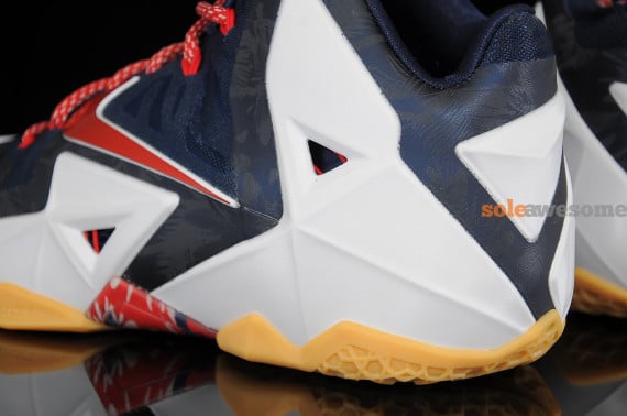 nike-lebron-xi-11-independence-day-new-images-7