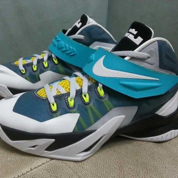 nike-lebron-zoom-soldier-viii-8-white-teal-volt-1