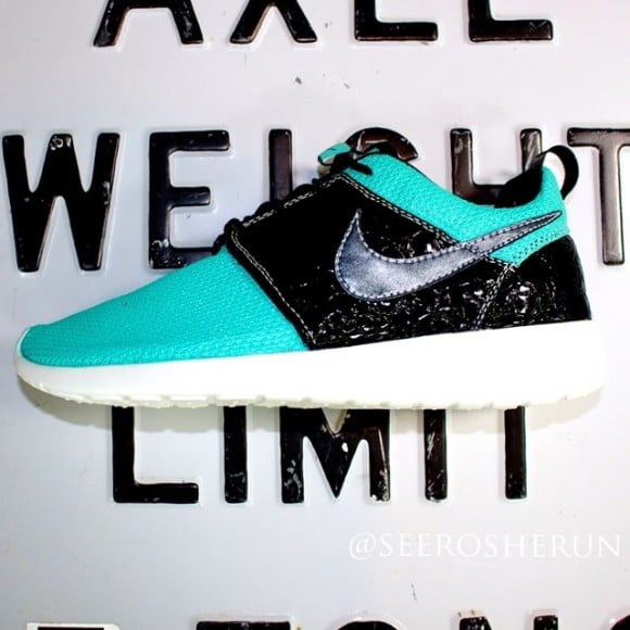 nike-roshe-run-tiffany-run-a-dunk-customs-by-see-roshe-run