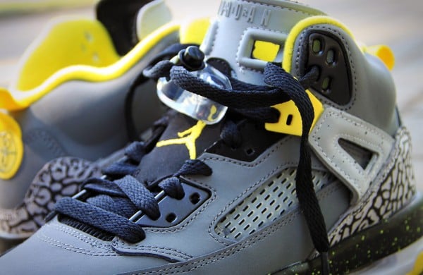 jordan-spizike-gs-cool-grey-vibrant-yellow-black-2