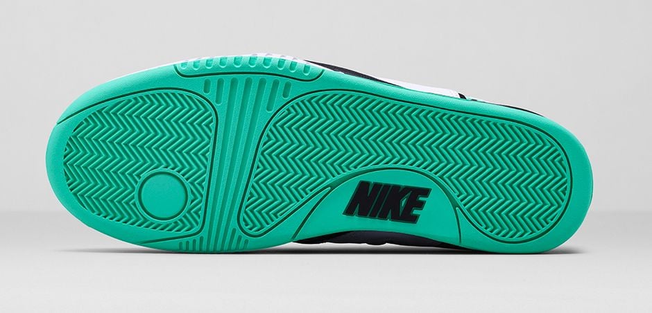 nike-air-tech-challenge-hybrid-white-green-glow-wolf-grey-ice-release-date-info-6