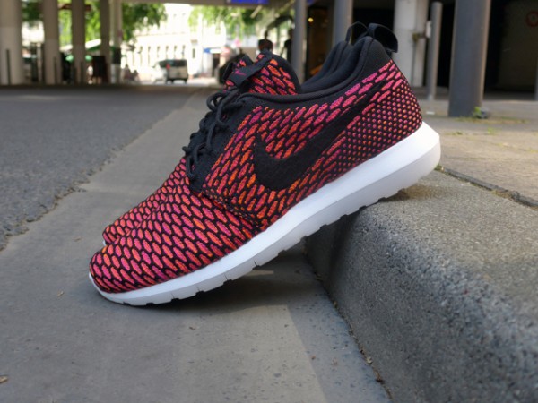 nike-flyknit-roshe-run-nm-fireberry-1