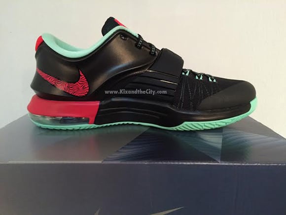 Release Date: Bad Apple Nike KD 7