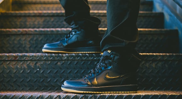 Air Jordan 1 Retro High OG Black / Gum – Detailed Look