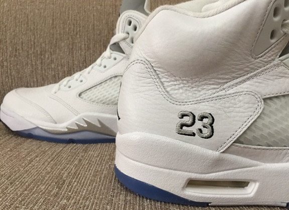 Nike Roshe Run Hyp Laser Crimson Nike LeBron X Christmas