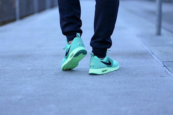 Nike Air Max Tavas Glow Green