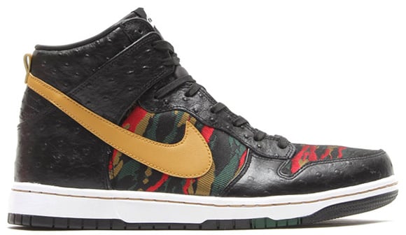 Nike Dunk High CMFT PRM QS Black Flat Gold Hyper Red Gorge Green