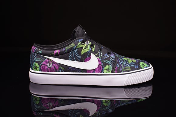 nike toki low floral