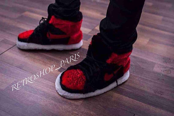 Air Jordan 1 Bred Slippers