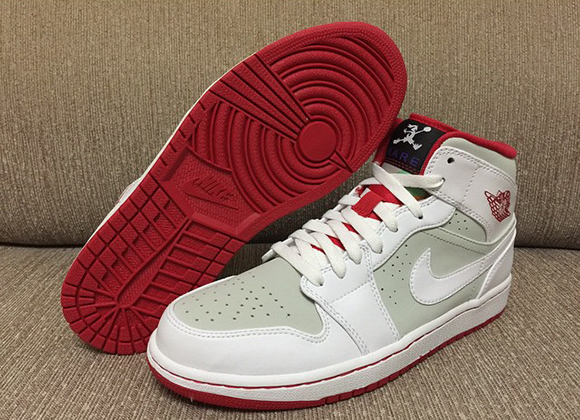 Air Jordan 1 Mid Hare Retro