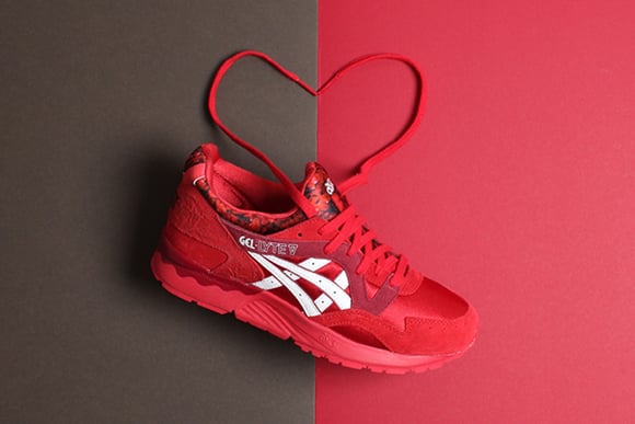 Asics Valentines Pack Roses and Chocolate