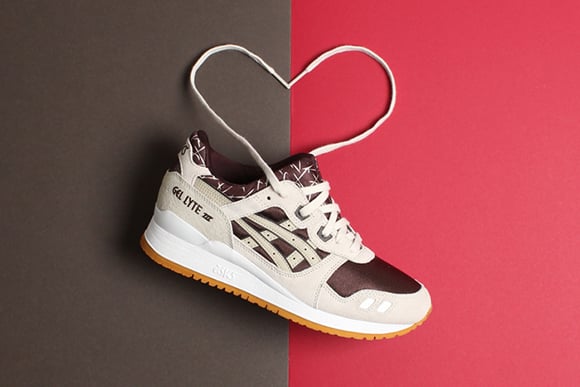 Asics Valentines Pack Roses and Chocolate