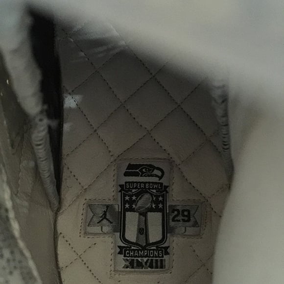 Earl Thomas Shares Air Jordan 6 Mirror Super Bowl Champions