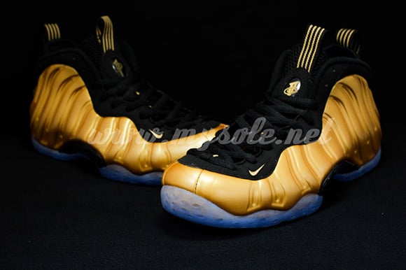 Nike Air Foamposite One Metallic Gold