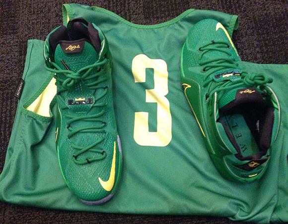 Nike LeBron 12 Oregon Ducks PE – Better Look