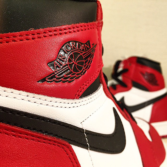 Air Jordan 1 Retro High OG Chicago 2015