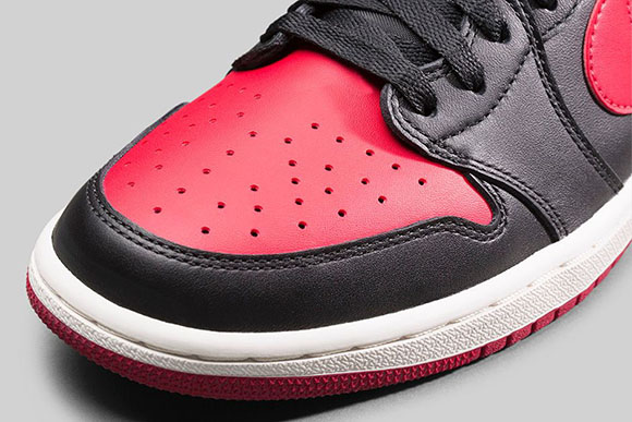 Air Jordan 1 Retro Low OG Bred