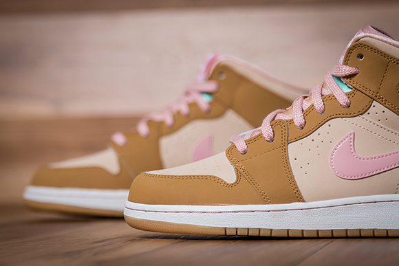 Air Jordan 1 Mid Girls Lola Bunny