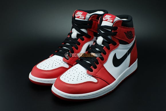 Air Jordan 1 Retro High OG Chicago