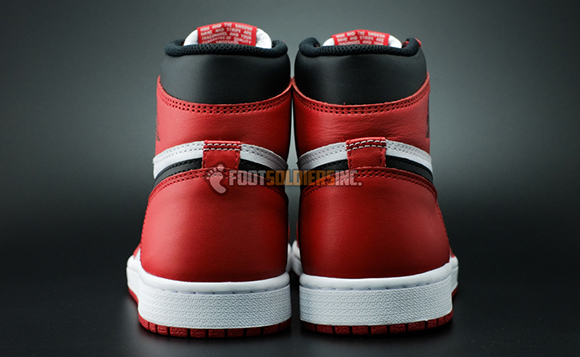 Air Jordan 1 Retro High OG Chicago