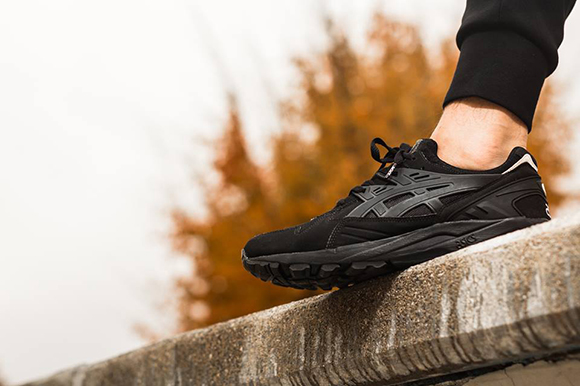 Asics Gel Kayano Blackout