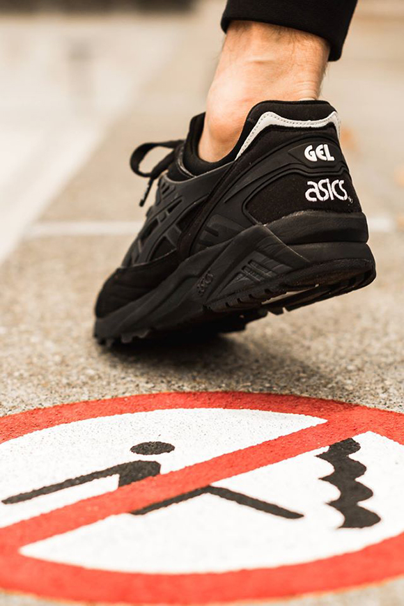 Asics Gel Kayano Blackout