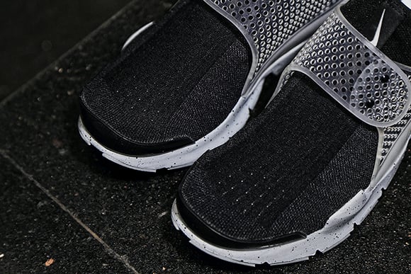 Fragment Design Nike Sock Dart Black White