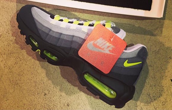 nike air max 95 neon orange