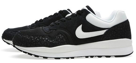 nike air safari black white