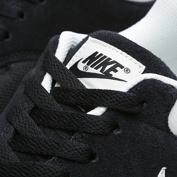 Nike Air Safari Black White