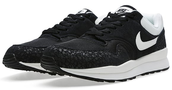 Nike Air Safari Black White