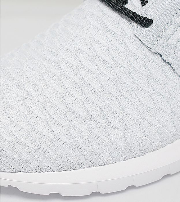 Nike Flyknit Roshe Run White Black