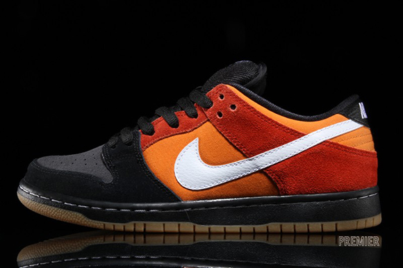 Nike SB Dunk Low Un-Rayguns