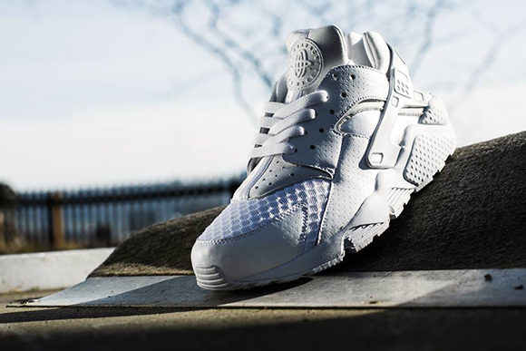 nike air huarache whiteout