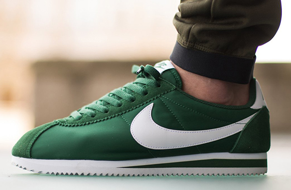 nike cortez green swoosh