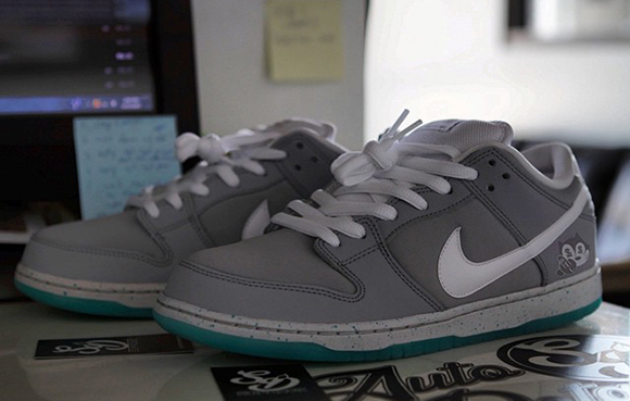 Nike Dunk SB Low Air Mag