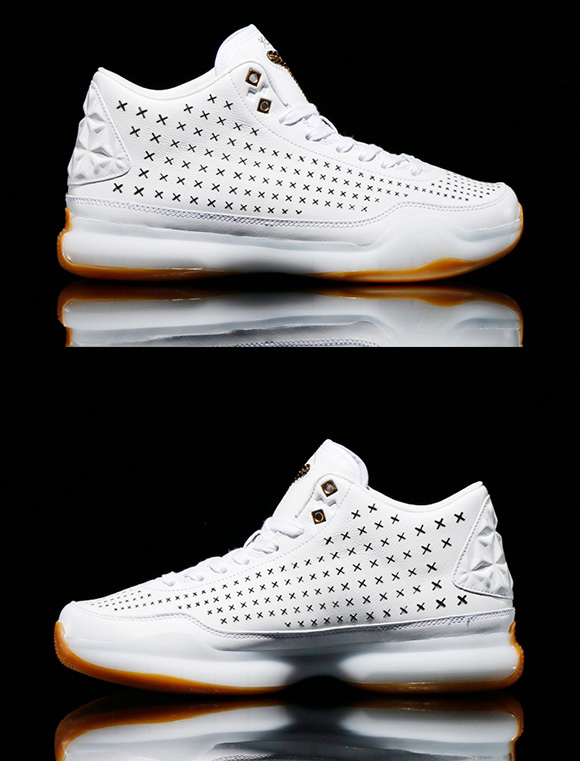 Nike Kobe 10 EXT White Gum Detailed Look